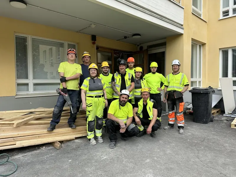 VARATEK-tiimi työmaalla Helsingissä